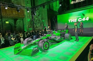 九游官方-周冠宇2024赛车C44惊艳问世 旨在发挥最大潜能