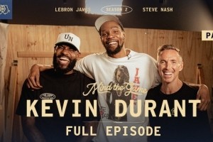 九游官方-杜兰特纳什在合影时互让位置 詹姆斯吐槽：你俩还在吵架啊